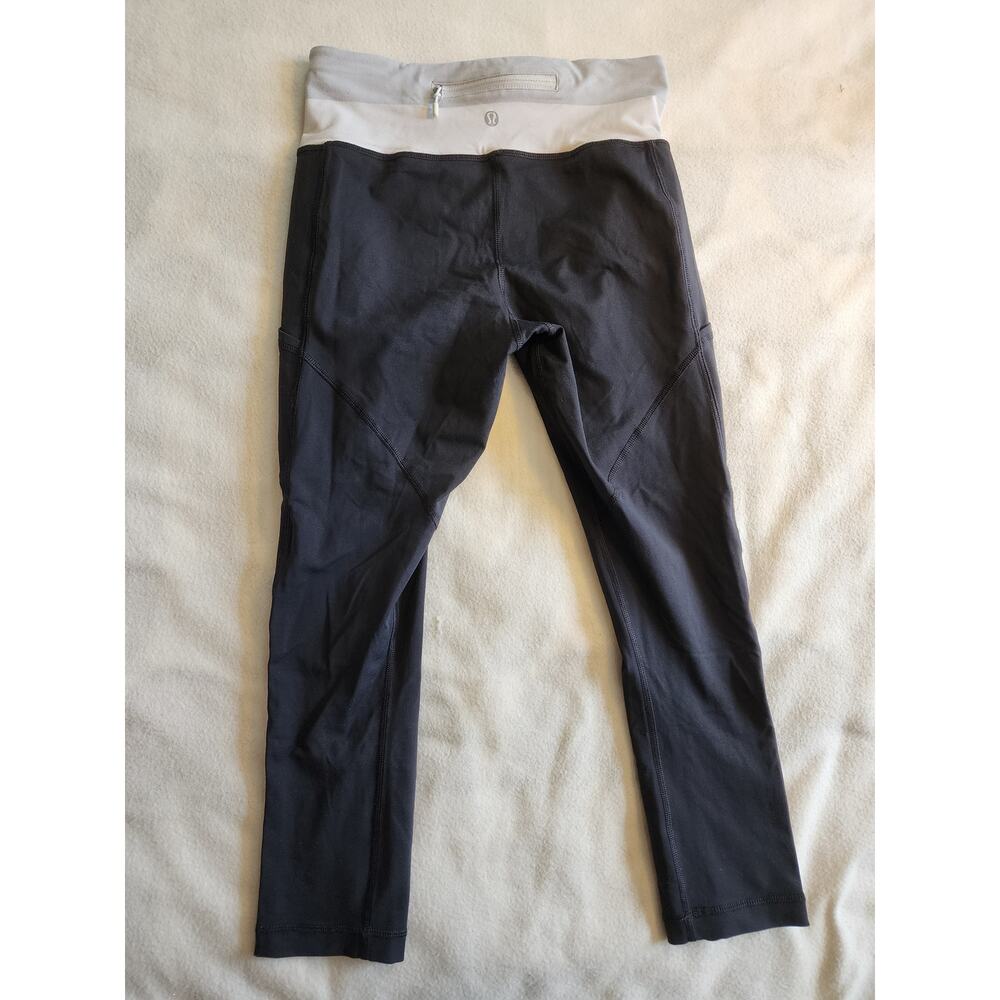 Lululemon Size 6 Run: Back On Track Crop Leggings 22" Black White Silver Pockets - Picture 4 of 7